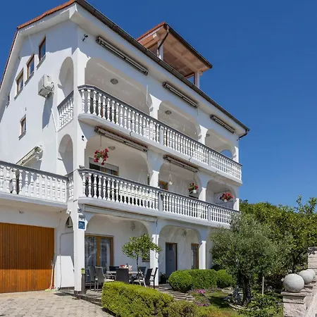 Apartment Stunning In *