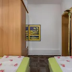 In Апартаменты *